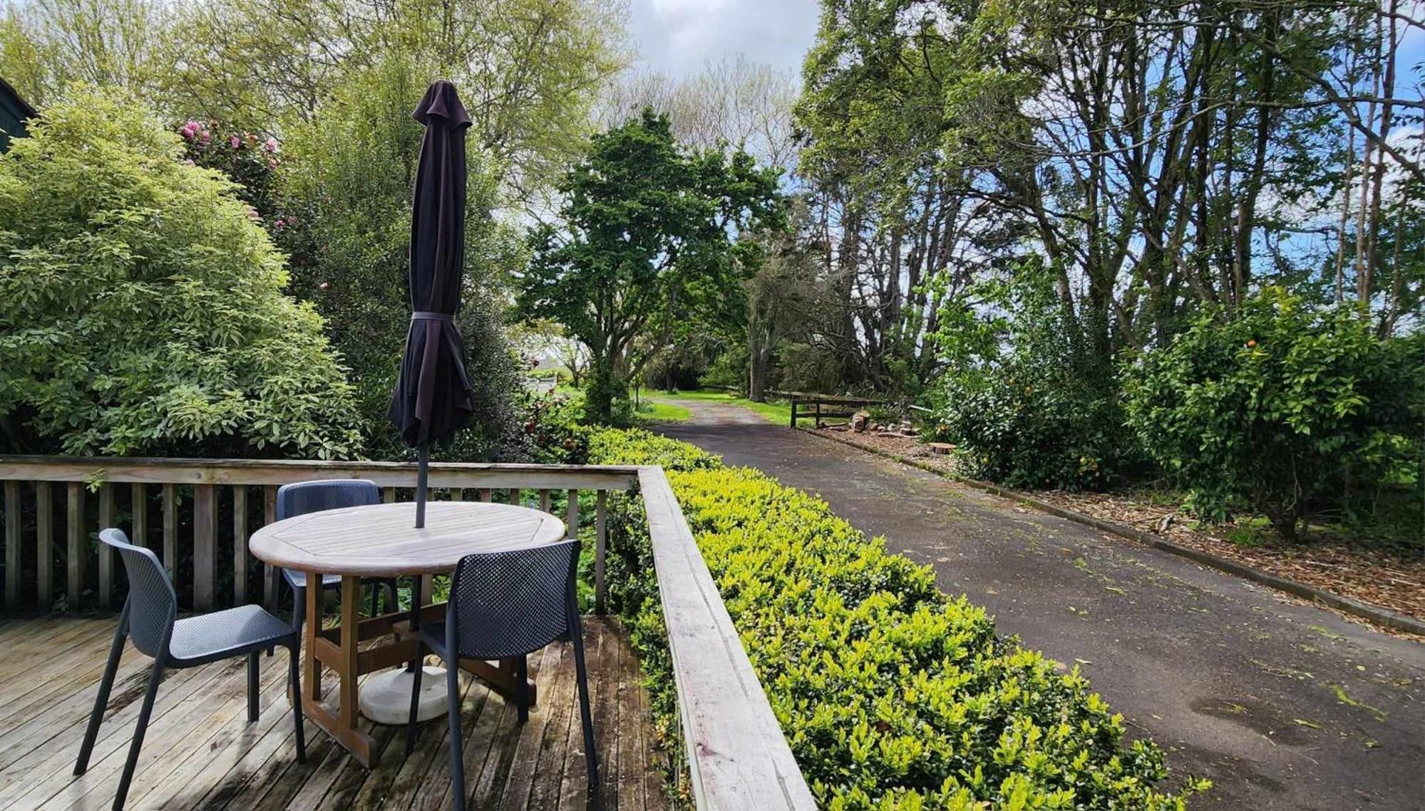 Woodbury Farm Bed & Breakfast Takanini ภายนอก รูปภาพ